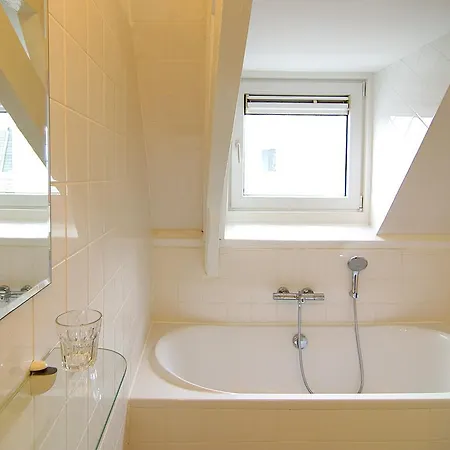 Spacious 3 Bedroom Apt. Pijp Area Апартаменты
